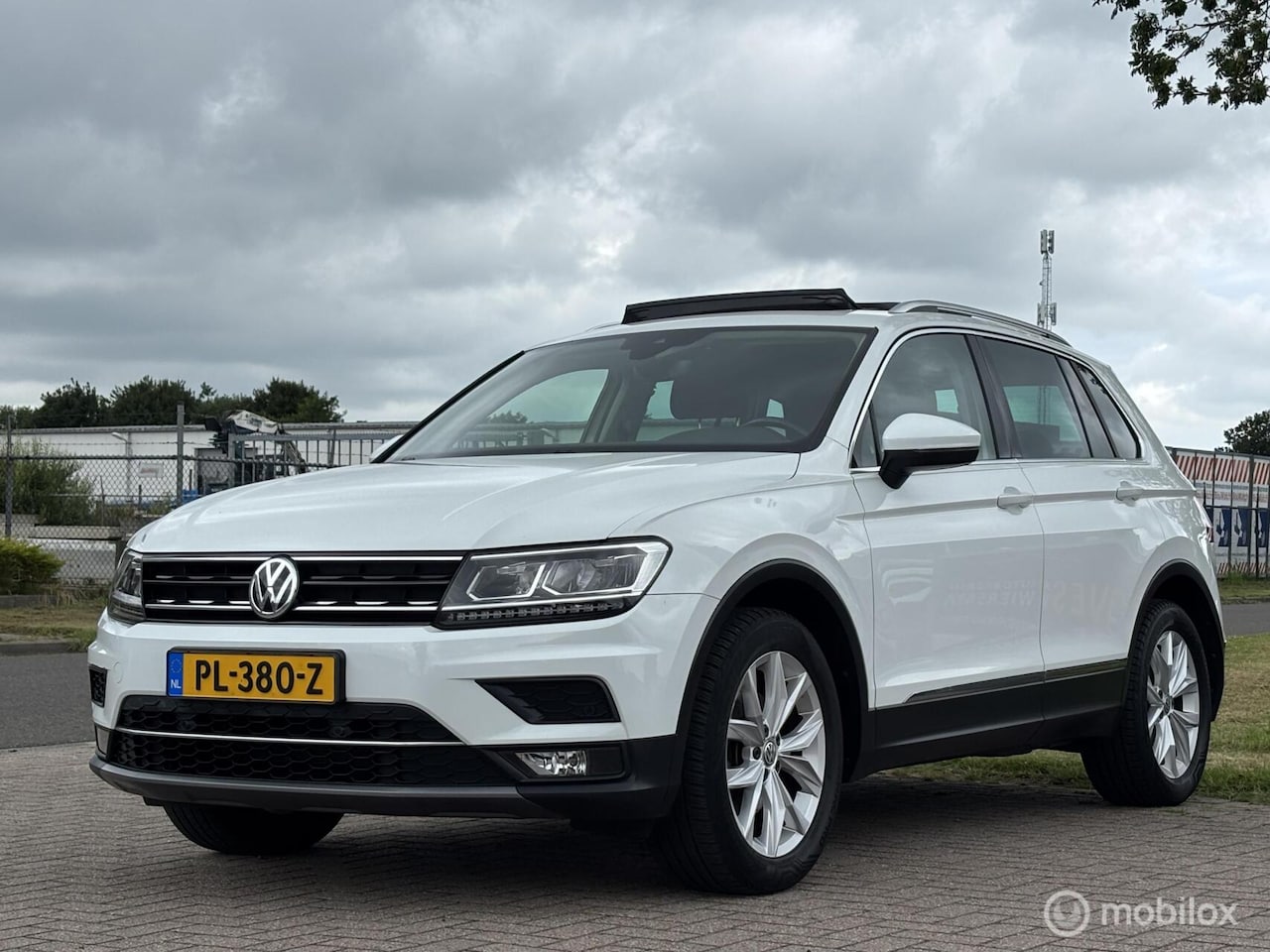 Volkswagen Tiguan - 1.4 TSI ACT Highline Automaat trekhaak acc - AutoWereld.nl