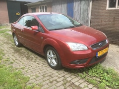 Ford Focus Coupé-Cabriolet - 1.6-16V Trend Nieuwe APK [] Rijdt probleemloos [] Rood