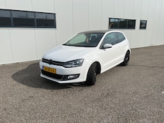 Volkswagen Polo - 1.2 TSI BlueMotion High Edition CarPlay/ Stoelverwarming / Climate control
