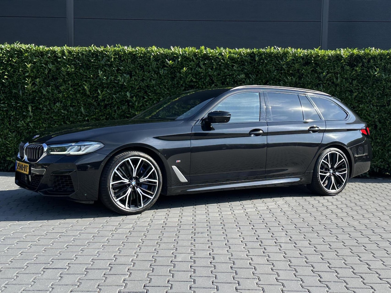 BMW 5-serie Touring - 540i xDrive High Executive M-PAKKET, FACELIFT, LASER, LIVE COCKPIT, PANO, COMFORT, 20 INCH - AutoWereld.nl