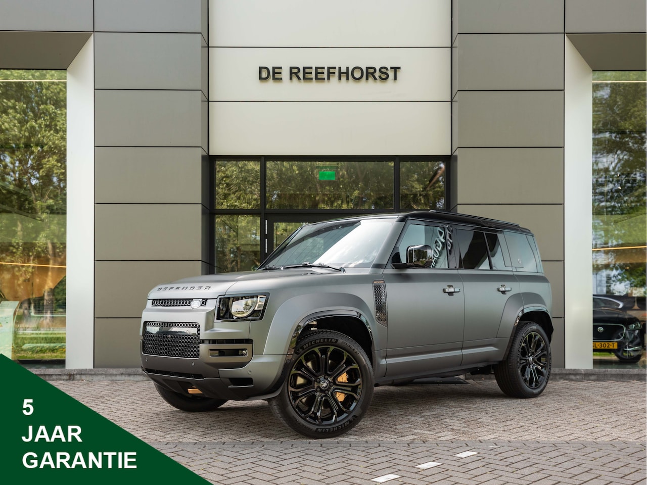 Land Rover Defender 110 - 4.4 P635 OCTA Edition ONE | Matte Protective Film | Electrically deployable tow bar | Dire - AutoWereld.nl