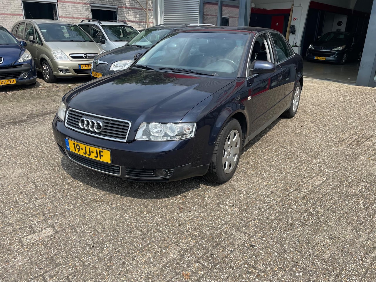 Audi A4 Limousine - 2.0 Exclusive 174000 km leuke auto - AutoWereld.nl