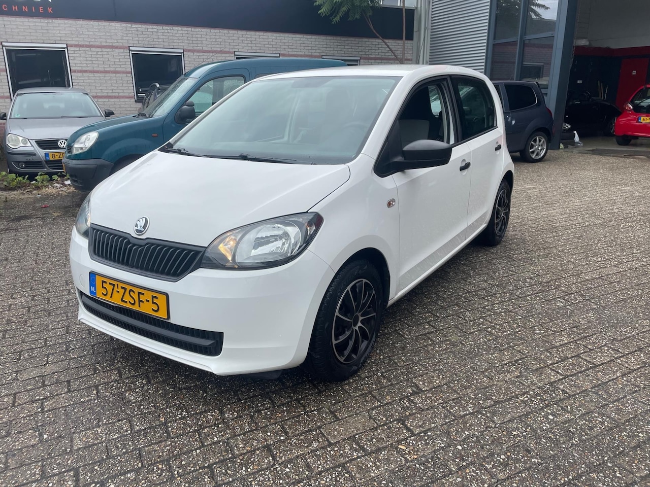 Skoda Citigo - 1.0 Greentech Arctic airco navi 122000 km - AutoWereld.nl