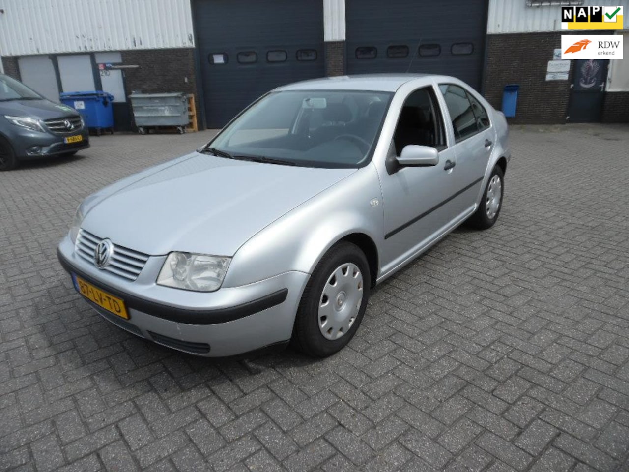 Volkswagen Bora - 1.6-16V 1.6-16V - AutoWereld.nl