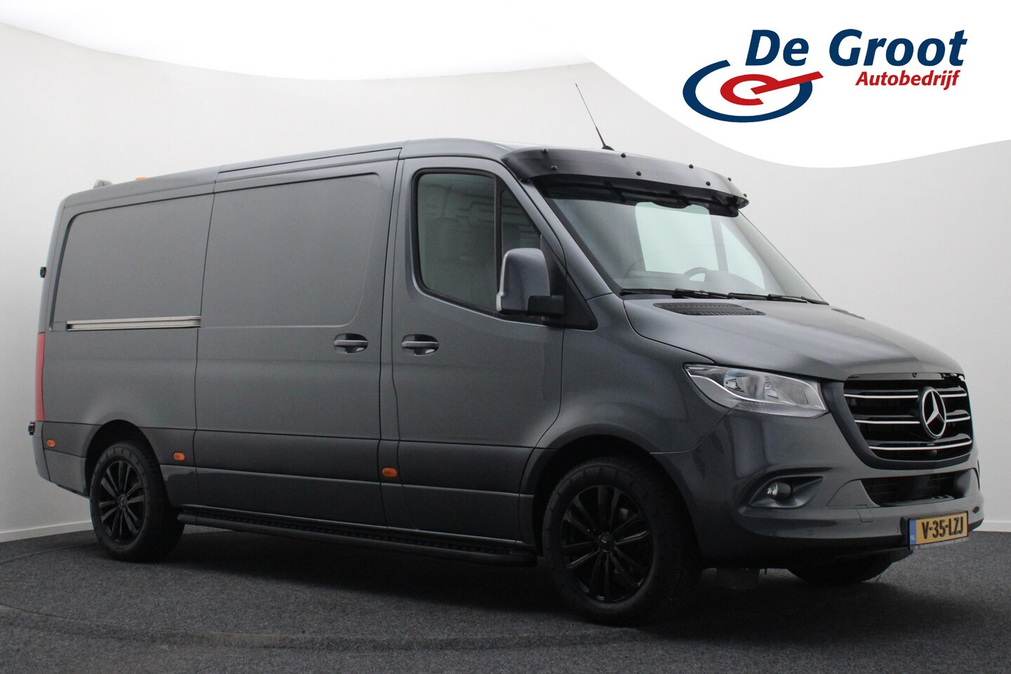 Mercedes-Benz Sprinter - 317 CDI Automaat L2H1 Leer, 360° Camera, ACC, Apple Carplay, DAB, PDC, Trekhaak 3500KG, 18 - AutoWereld.nl