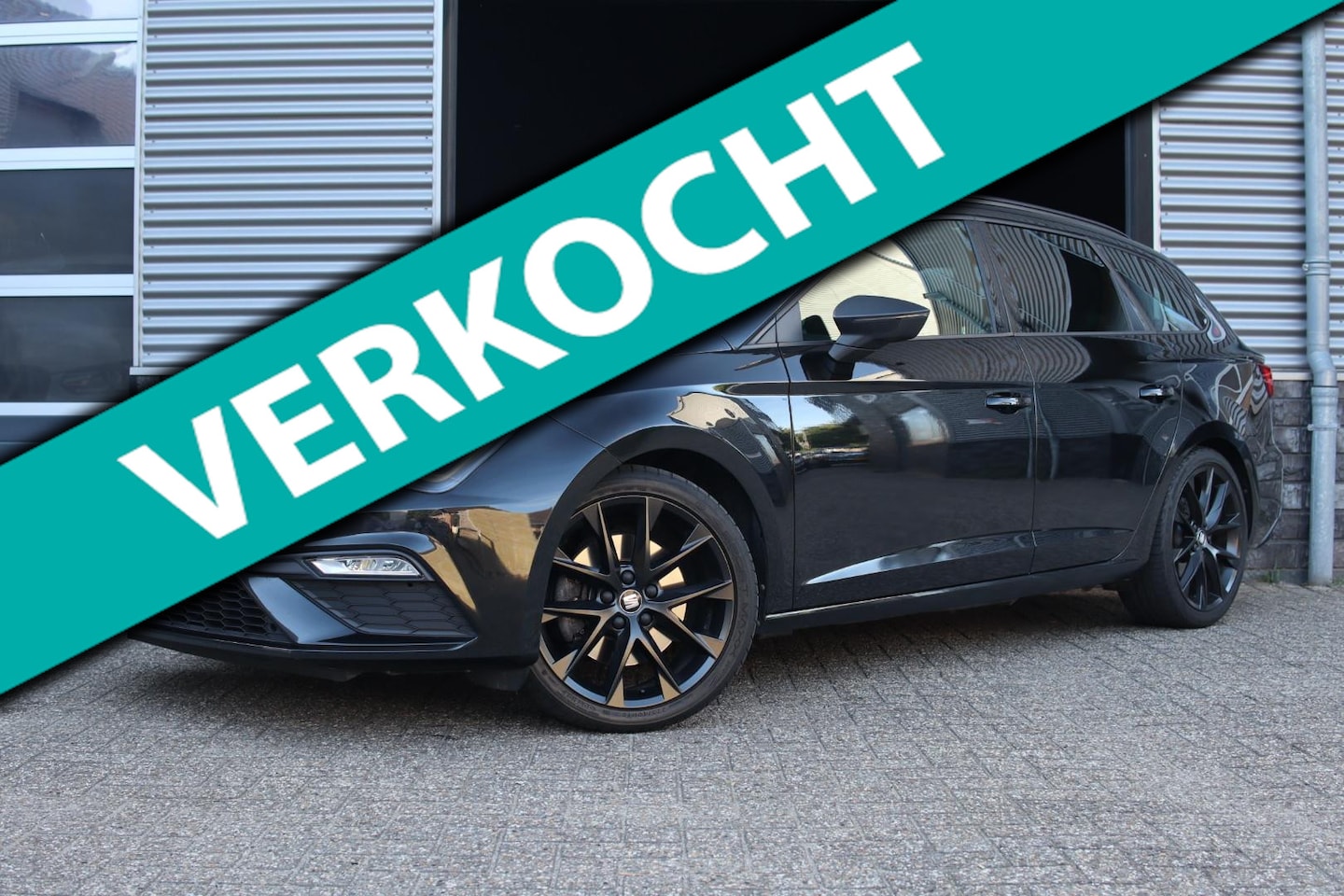 SEAT Leon Sportstourer - 1.5 eTSI FR |Pano|Keyless|LED|Beats|Navi| - AutoWereld.nl