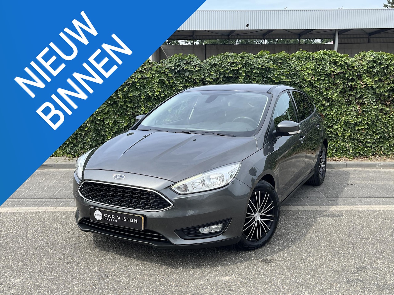 Ford Focus - 1.0 Titanium Navi * Cruise * Nieuwe Distributie * Garantie - AutoWereld.nl