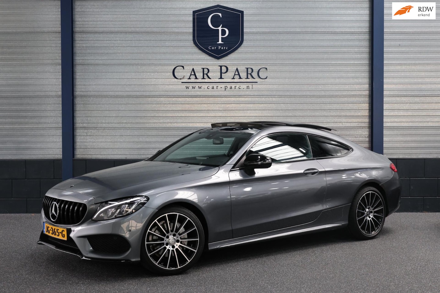 Mercedes-Benz C-klasse Coupé - 180 AMG Line LED/SFEER/PANORAMADAK/HALF LEER+S.VERWARMING/CAM/LINE/ACC/ECC/12 MDN GARANTIE - AutoWereld.nl