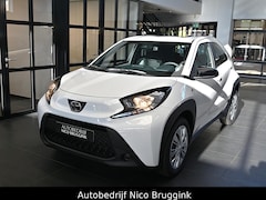 Toyota Aygo X - 1.0 VVT-i MT Play *BTW auto* *Nieuwe auto