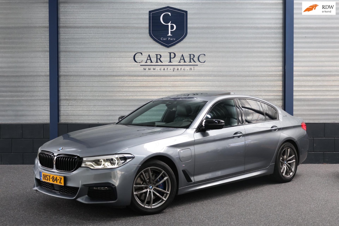BMW 5-serie - 530e iPerformance M-Sport LED/VIRTUAL/SFEER/PANO/LEER+S.VERWARMING+MEMORY/LMV/CAM/CRUISE/E - AutoWereld.nl