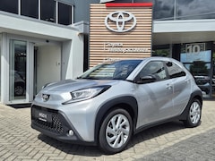 Toyota Aygo X - 1.0 VVT-i MT Play STOELVERW AD-CRUISE APPLE/ANDROID CAMERA AIRCO EL-RAMEN DAB+