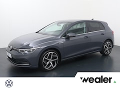 Volkswagen Golf - 1.5 TSI Style | 130 PK | Navigatiesysteem | Adaptive cruise control | Achteruitrijcamera |