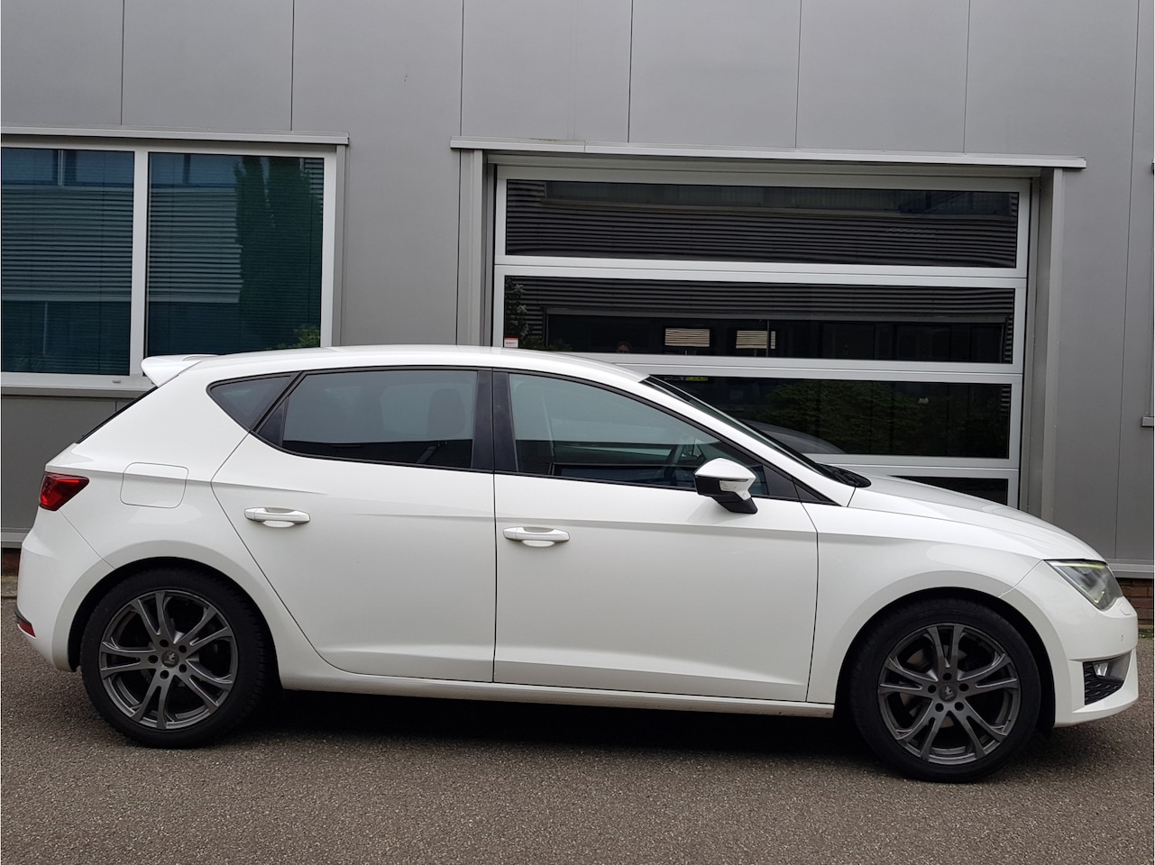 SEAT Leon - 1.4 Tsi FR Led Navi Ecc 1/2 Leder Pdc V/A - AutoWereld.nl
