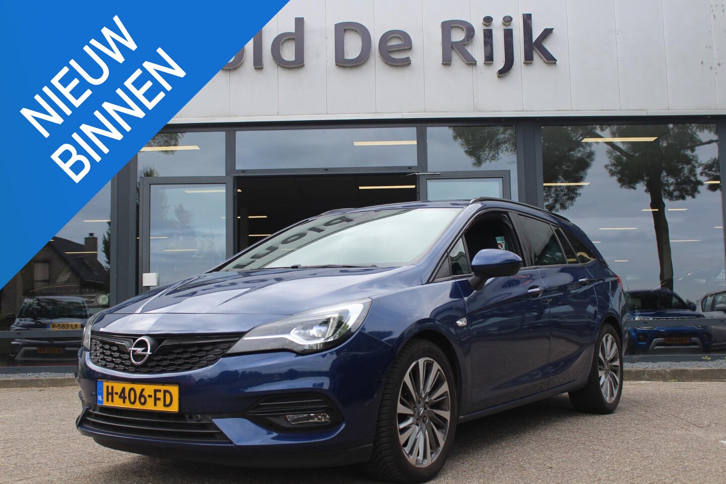 Opel Astra Sports Tourer - 1.2 Blitz Elegance 1.2 Blitz Elegance - AutoWereld.nl