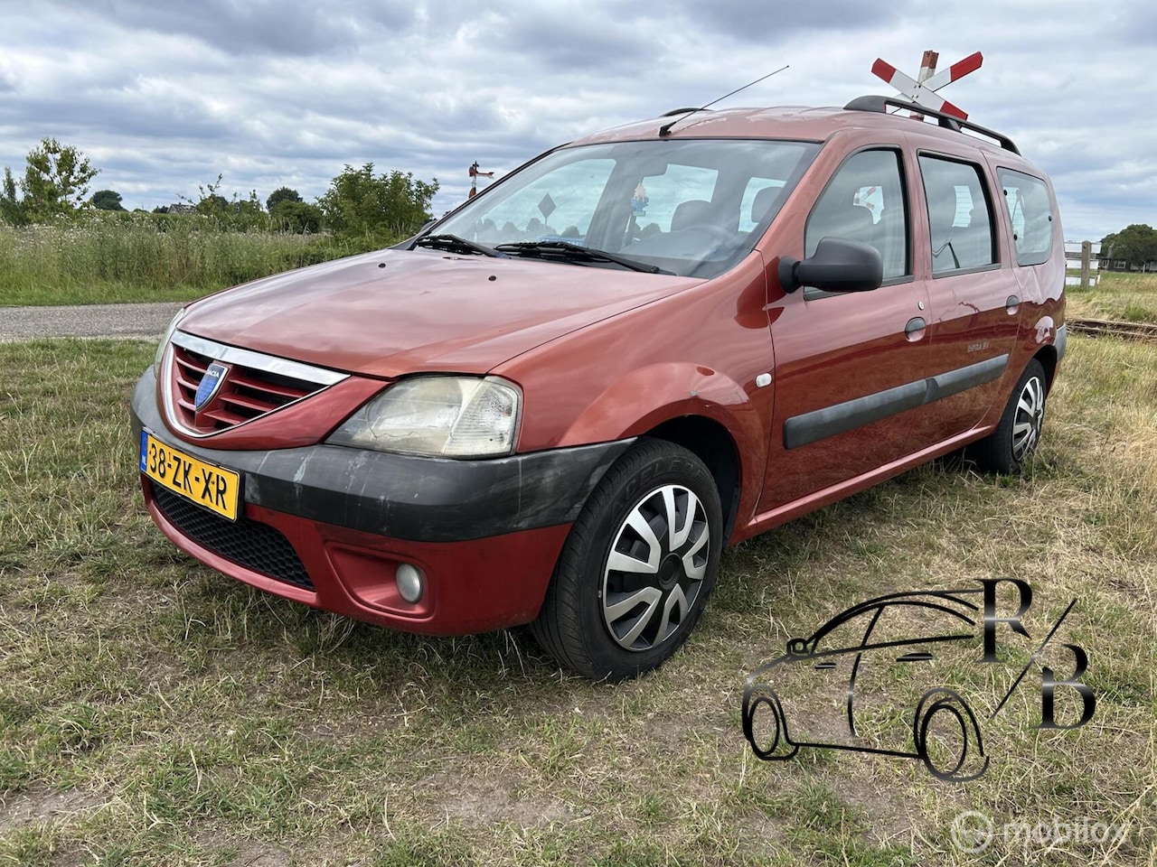 Dacia Logan MCV - 1.6-16V Lauréate 7persoons AIRCO EXPORTKOOPJE - AutoWereld.nl