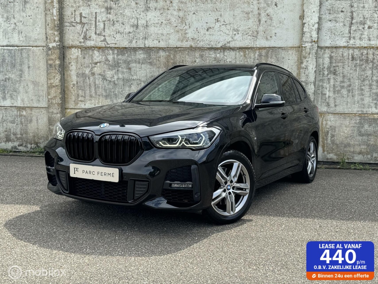BMW X1 - xDrive25e M-pakket/Cruise/Leder/Cam/Trekhaak/Headup/Ambient! - AutoWereld.nl