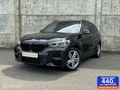 BMW X1 - xDrive25e M-pakket/Cruise/Leder/Cam/Trekhaak/Headup/Ambient
