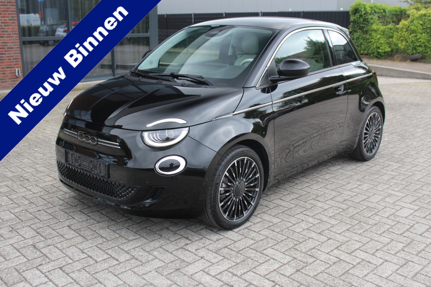 Fiat 500 - La Prima 42 kWh Led-Leder-Camera-Pano 1800 Km !! - AutoWereld.nl