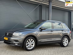 Volkswagen Tiguan - 1.4 TSI Highline, Panodak, 360, Trekhaak, Stoelverwarming