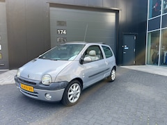 Renault Twingo - 1.2-16V Initiale Quickshift 5 AUTOMAAT  LEDER Cabrio Dak AIRCO NIEUWE  APK