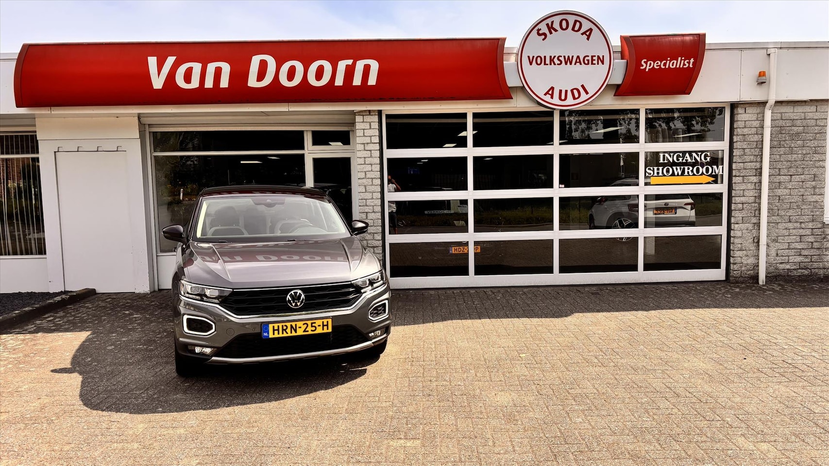 Volkswagen T-Roc - 1.5 TSI 150pk 7-DSG Sport Business Rapple car play Dab radio - AutoWereld.nl