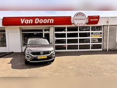 Volkswagen T-Roc - 1.5 TSI 150pk 7-DSG Sport Business Rapple car play Dab radio