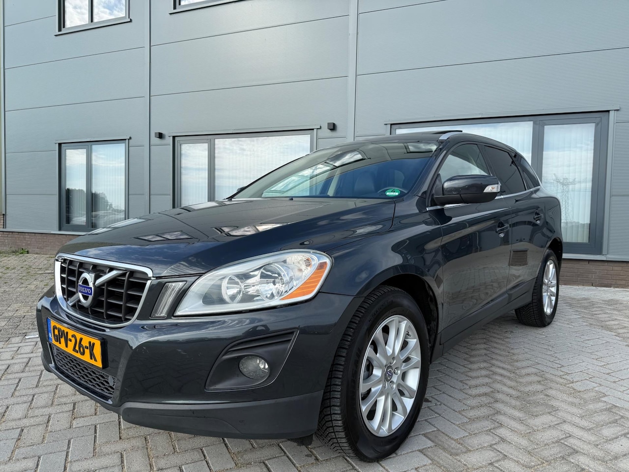 Volvo XC60 - 3.0 T6 AWD Momentum|286pk|Trekhaak|Panoramadak|Automaat| - AutoWereld.nl
