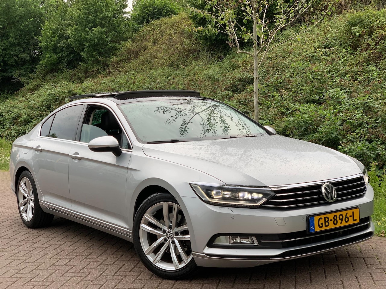 Volkswagen Passat - 1.6 TDI Highline |DSG|SEDAN|PANO|VIRTUAL|2015|FULL OPTION! - AutoWereld.nl