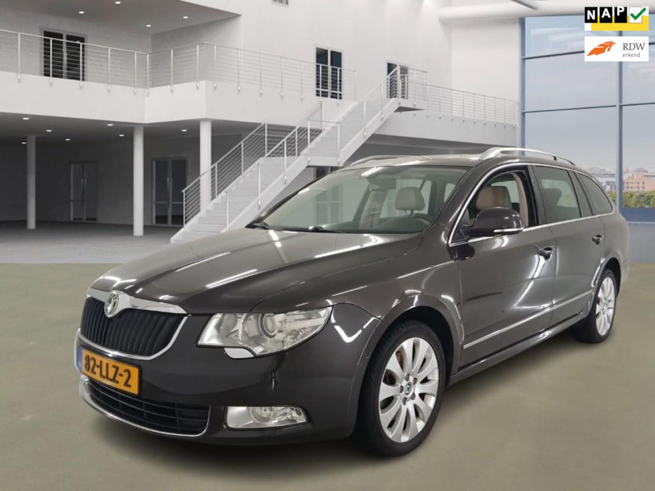 Skoda Superb Combi - 1.8 TSI|pano|navi|leder|psensor|6bak|xenon - AutoWereld.nl