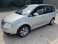 Volkswagen Touran - 2.0-16V FSI Trendline Airco CruiseC