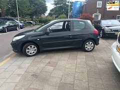 Peugeot 206 - 1.1 XR