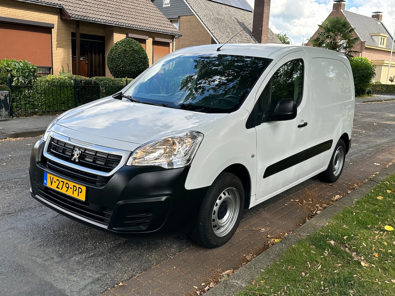Peugeot Partner - 120 1.6 BlueHDi 75 L1 Premium Euro 6 AdBlue - AutoWereld.nl