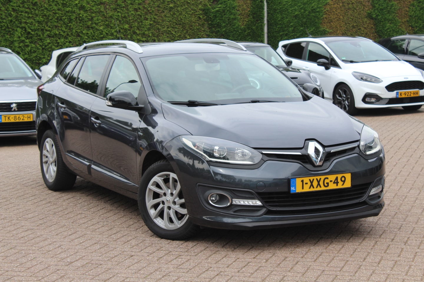 Renault Mégane Estate - 1.2 TCe Limited / Navigatie / Parkeerhulp achter / 16'' / Bluetooth / Cruise Control / Get - AutoWereld.nl