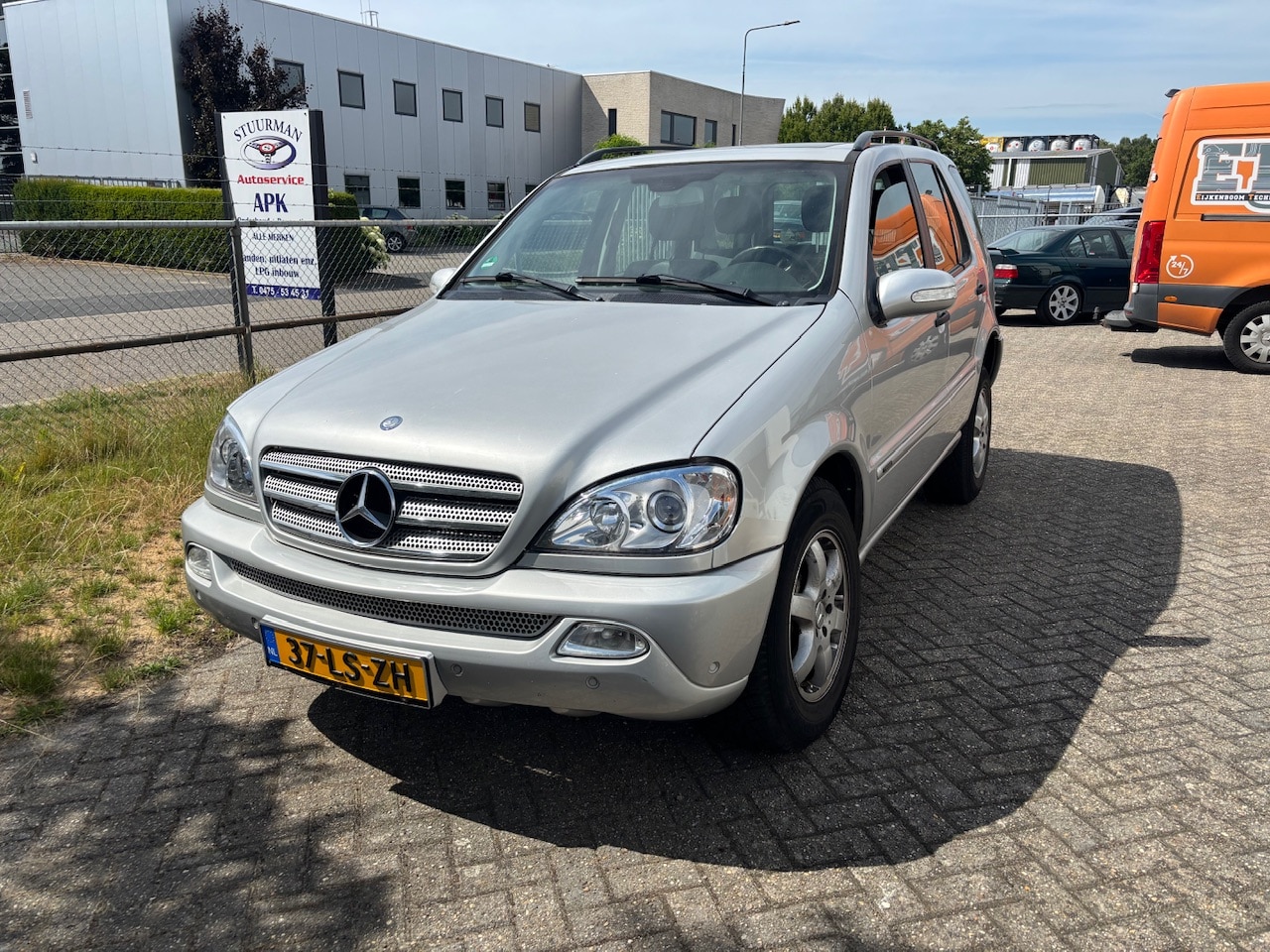 Mercedes-Benz M-klasse - 350 Inspiration 4x4 - AutoWereld.nl