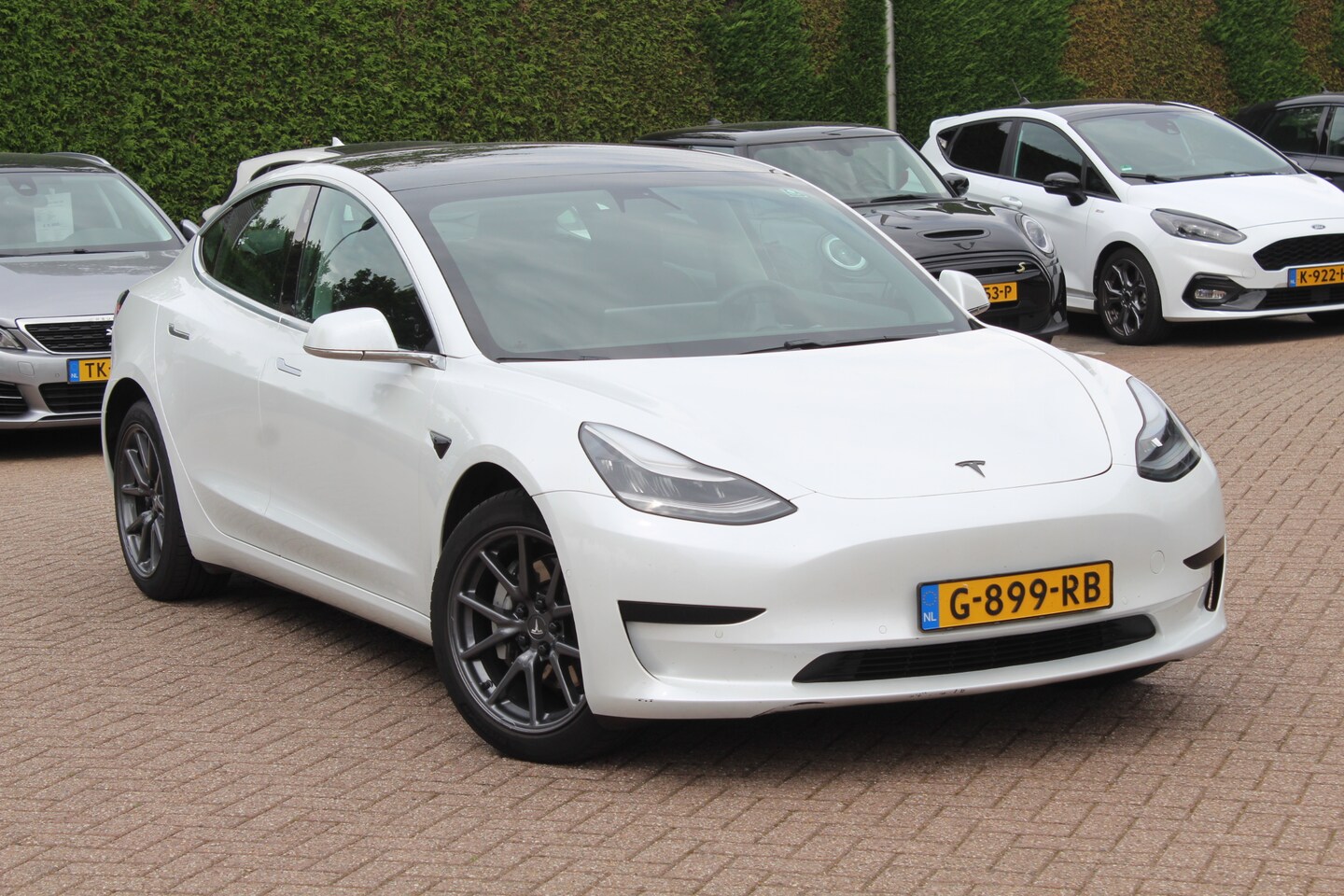 Tesla Model 3 - Standard RWD Plus 60 kWh / Autopilot / Panoramadak / Camera / Premium Audio / 18'' / Leder - AutoWereld.nl