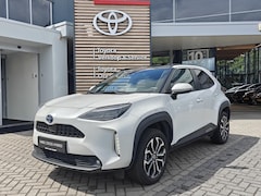 Toyota Yaris Cross - 1.5 Hybrid STYLE NAVI PANODAK APPLE/ANDROID HEAD-UP DRAADLOOS LADEN KEYLESS STOEL/STUURVER