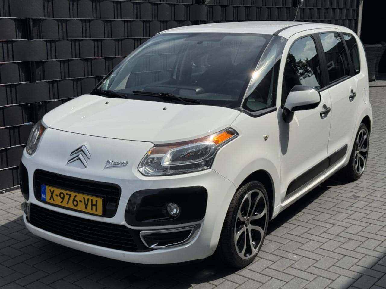 Citroën C3 Picasso - 1.4 VTi Exclusive| WIT| HOGE INSTAP| AIRCO| 92DKM| 17” - AutoWereld.nl