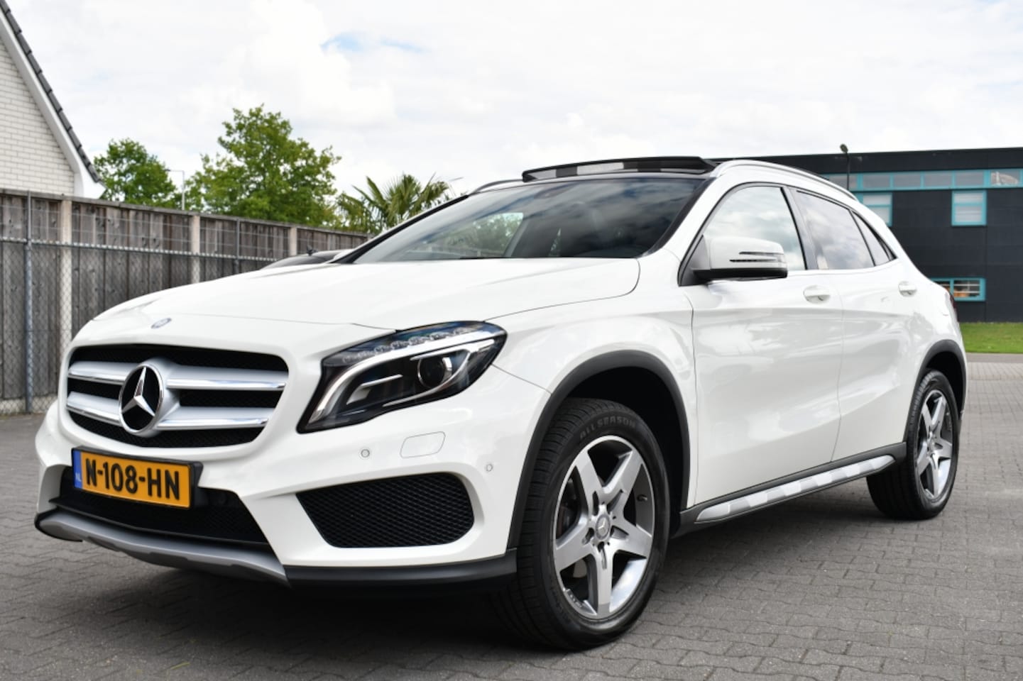 Mercedes-Benz GLA-Klasse - 200 Prestige AMG | Pano | Memory | Camera | LED - AutoWereld.nl