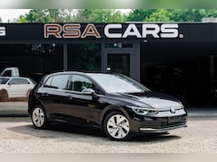 Volkswagen Golf - 1.5 eTSI Highline / Ambient / First Edition / Massage stoelen /