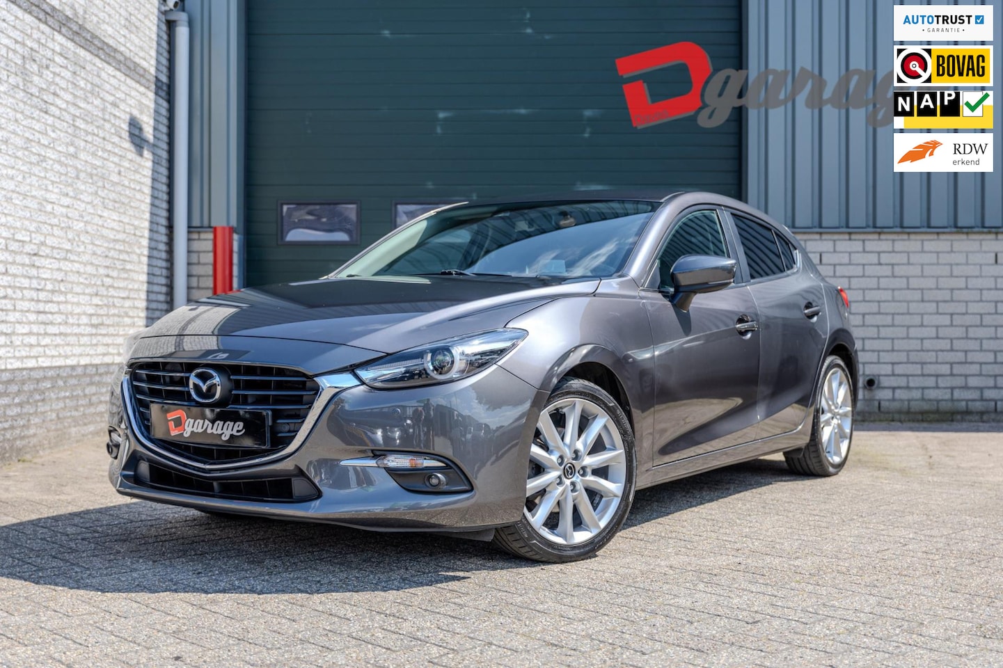 Mazda 3 - 2.0 SkyActiv | Automaat | Zeer mooie auto | Achteruitrijcamera | Cruise Control | Stoelver - AutoWereld.nl