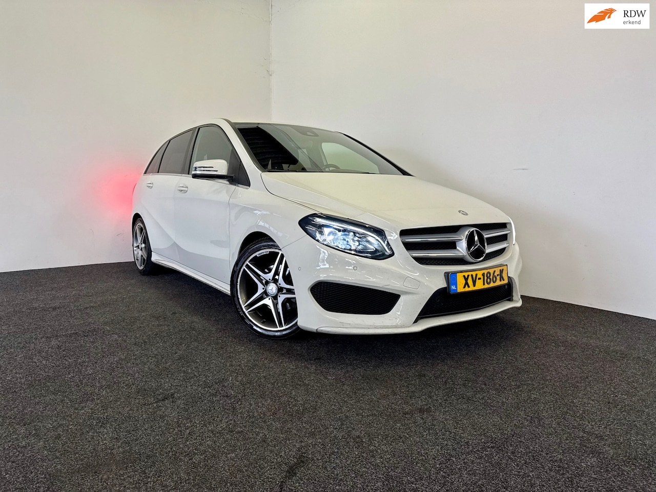 Mercedes-Benz B-klasse - | Clima | Park. cam | Sfeerverlichting | Stoelverw. - AutoWereld.nl