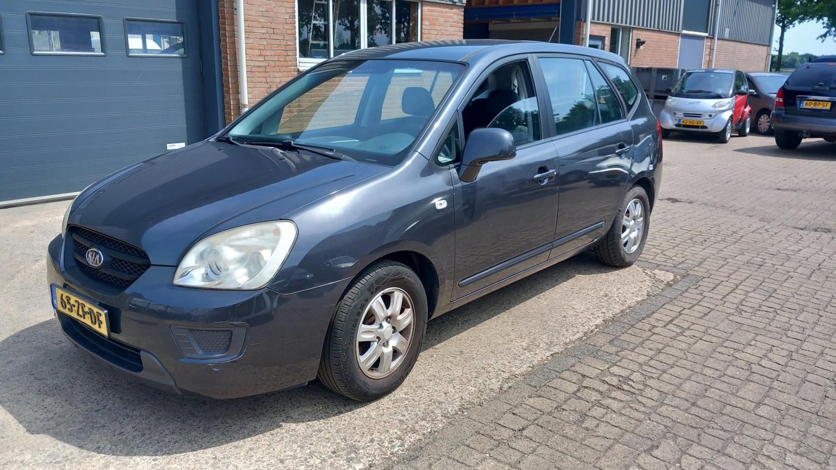 Kia Carens - 2.0 CVVT X-tra 7p. 2.0 CVVT X-tra 7p. - AutoWereld.nl