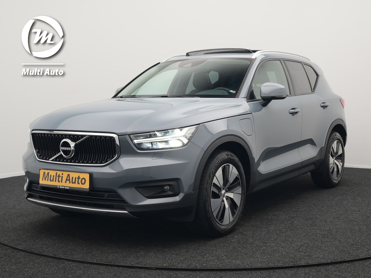 Volvo XC40 - T5 Twin Engine Momentum Pro Plug In Hybrid 261pk Thunder Grey Dealer O.H. PHEV | Panodak | - AutoWereld.nl