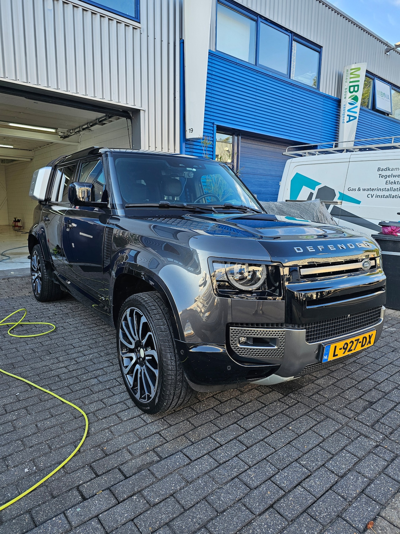 Land Rover Defender 110 - 3.0 P400 110 X 7p. - AutoWereld.nl
