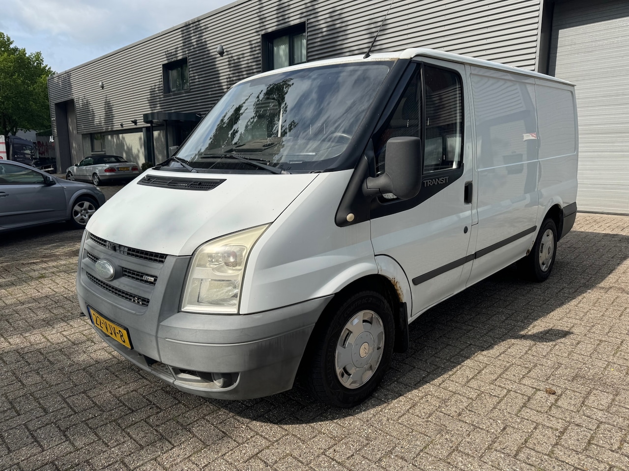 Ford Transit - 260S 2.2 TDCI SHD 260S 2.2 TDCI SHD - AutoWereld.nl