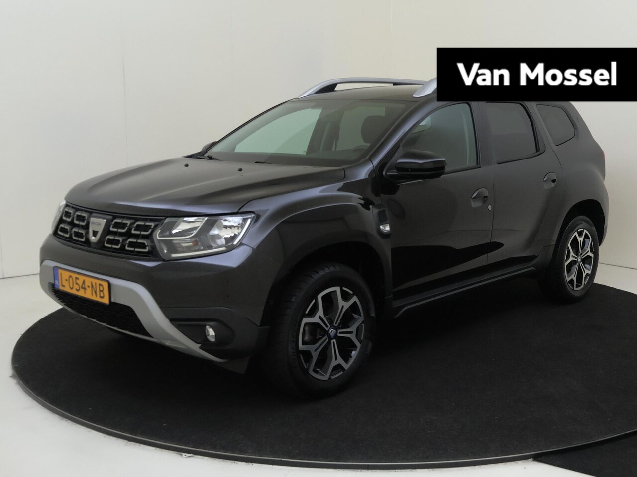 Dacia Duster - 1.3 TCe Serie Limitee 15th Anniversary | Leder | Trekhaak | Camera - AutoWereld.nl