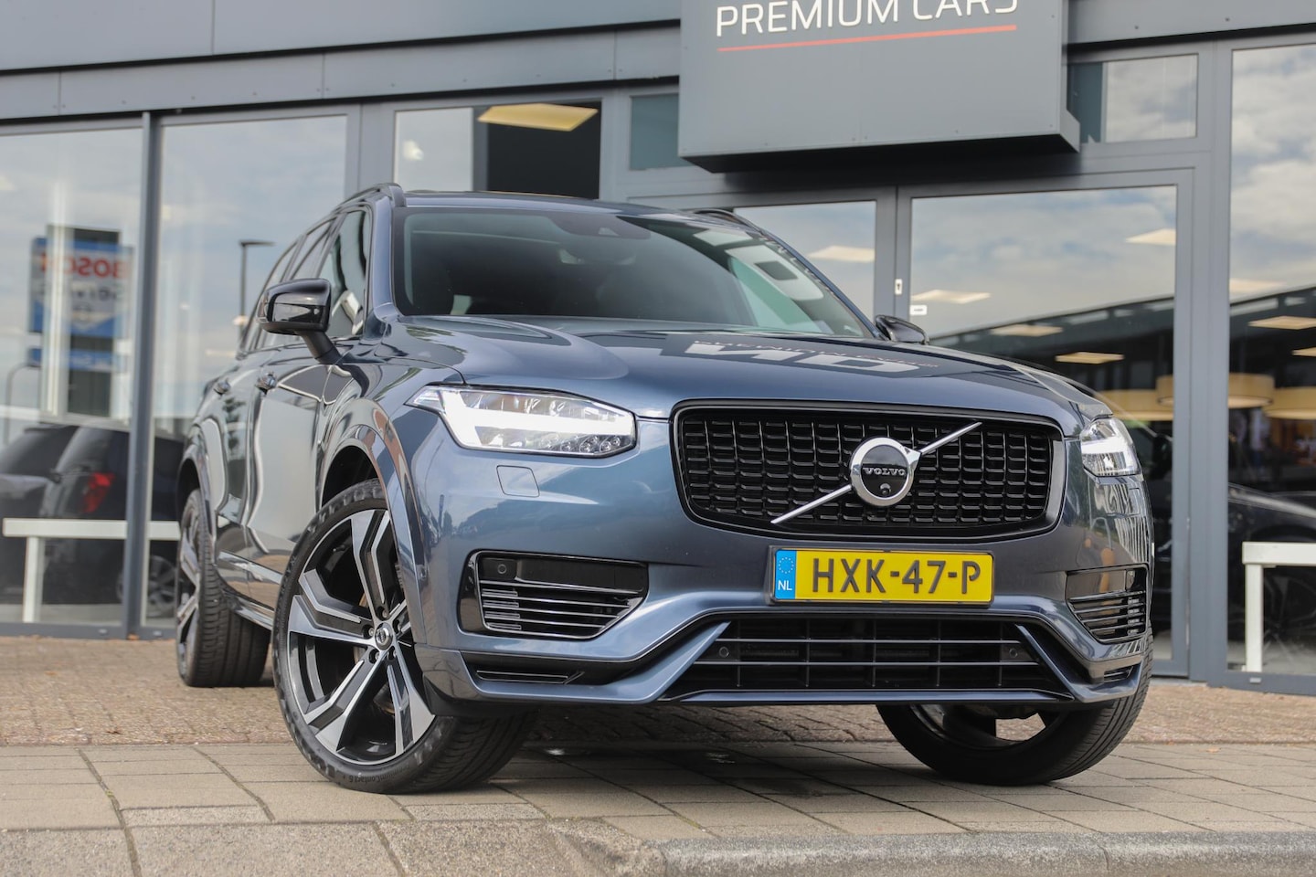 Volvo XC90 - 2.0 T8 Recharge AWD R-Design | Schuif- opendak | H&K | Zomer & Winterset - AutoWereld.nl