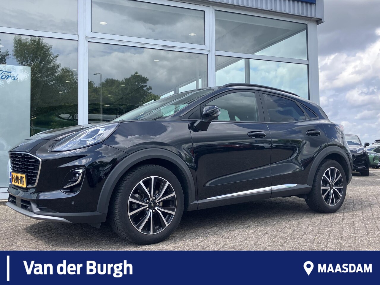 Ford Puma - Titanium X 1.0 EcoBoost Hybrid 125pk PowerShift Trekhaak - automaat - All Weather banden - AutoWereld.nl