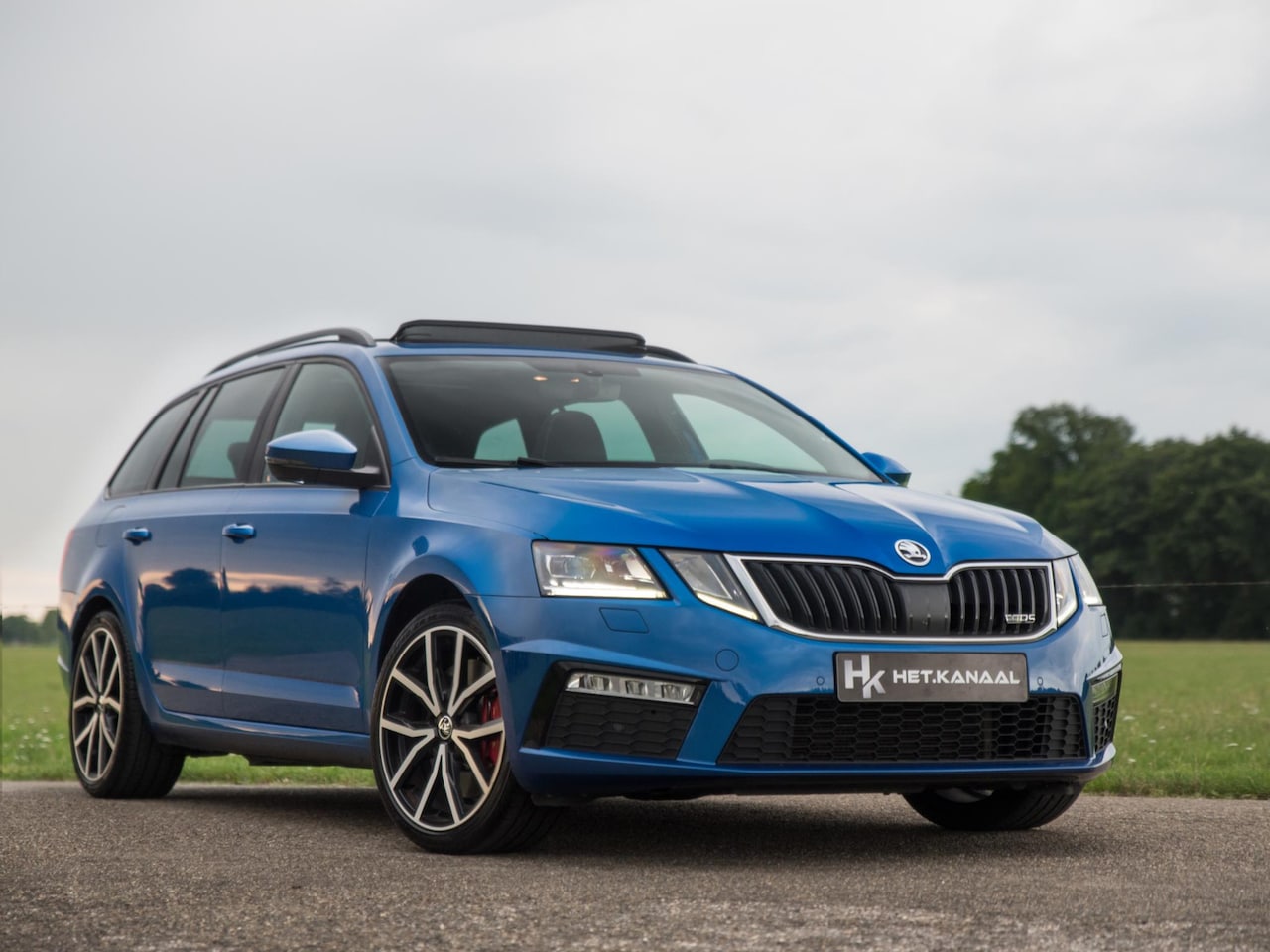 Skoda Octavia - 2.0 TSI RS 230 Pano ACC Stoelv - AutoWereld.nl