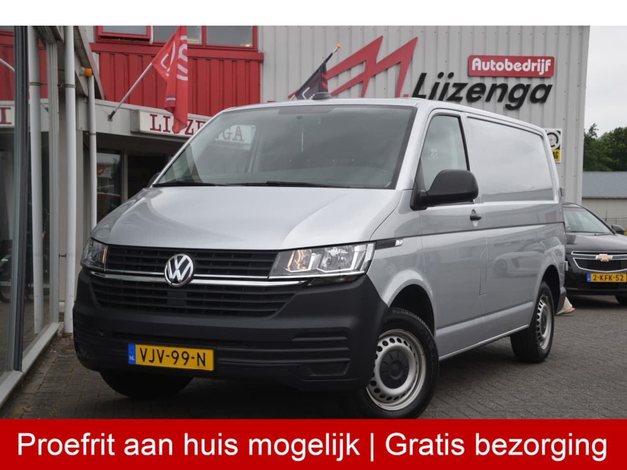 Volkswagen Transporter - 2.0 TDI L1H1 26 Economy Business Airco | Bluetooth | PDC | Cruise | Trekhaak | 3-zits - AutoWereld.nl